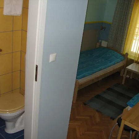 Hostal 7x24 *
