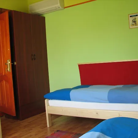 Hostal 7x24 *