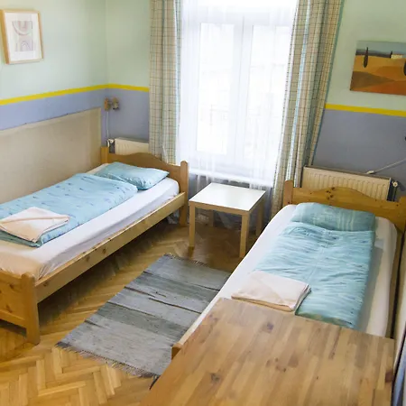 Hostal 7x24 *